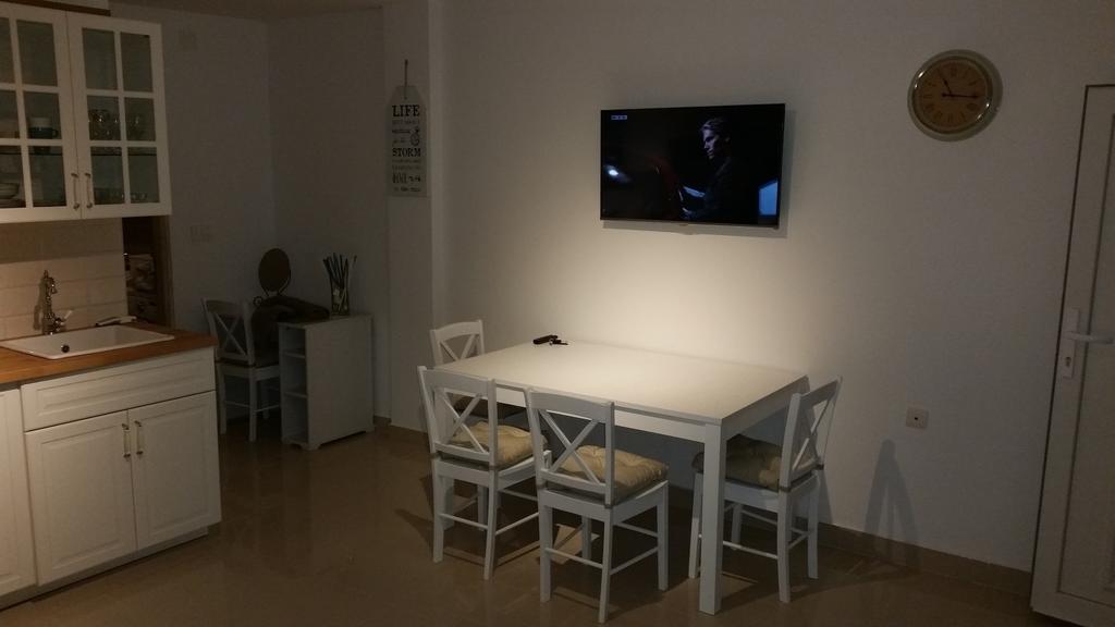 Apartments Zanic With Private Swimming Pool And Sea View Starigrad Paklenica Ruang foto
